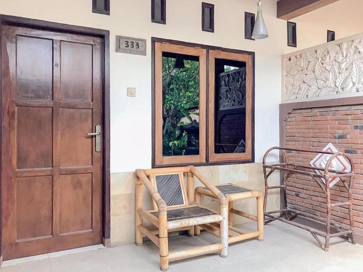 Oka Homestay Mitra Reddoorz Матарам Экстерьер фото